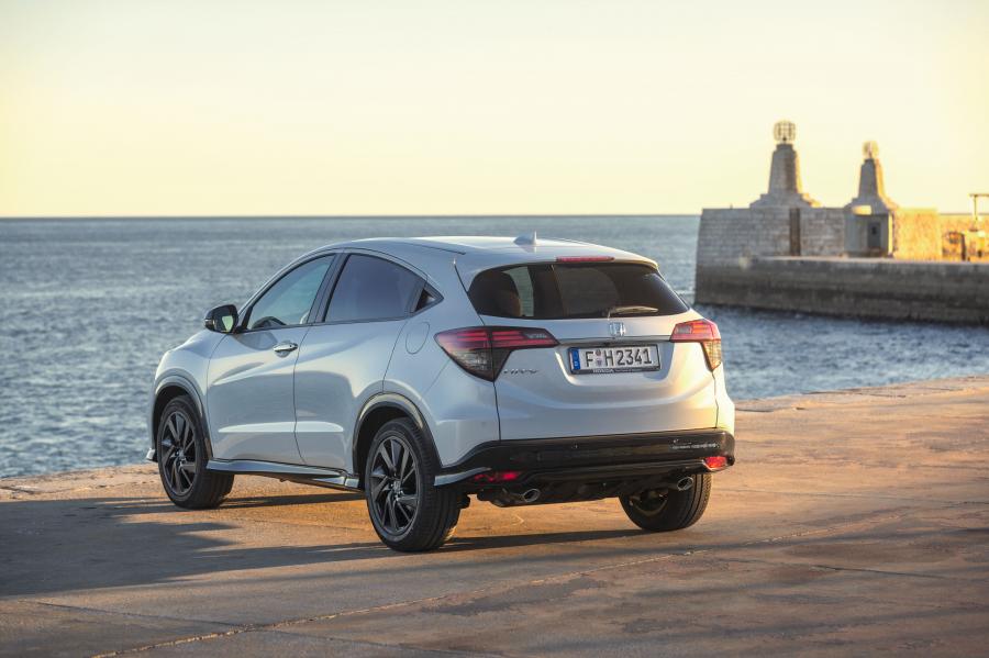  Honda HR-V Sport 2018 года  (EU) (фото 15 из 40)